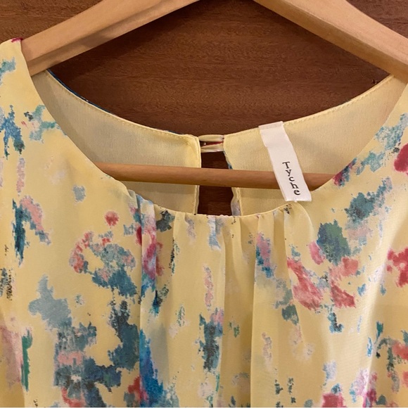 TYCHE Floral dress. Empire waist,above knee. Medium. - Picture 3 of 9